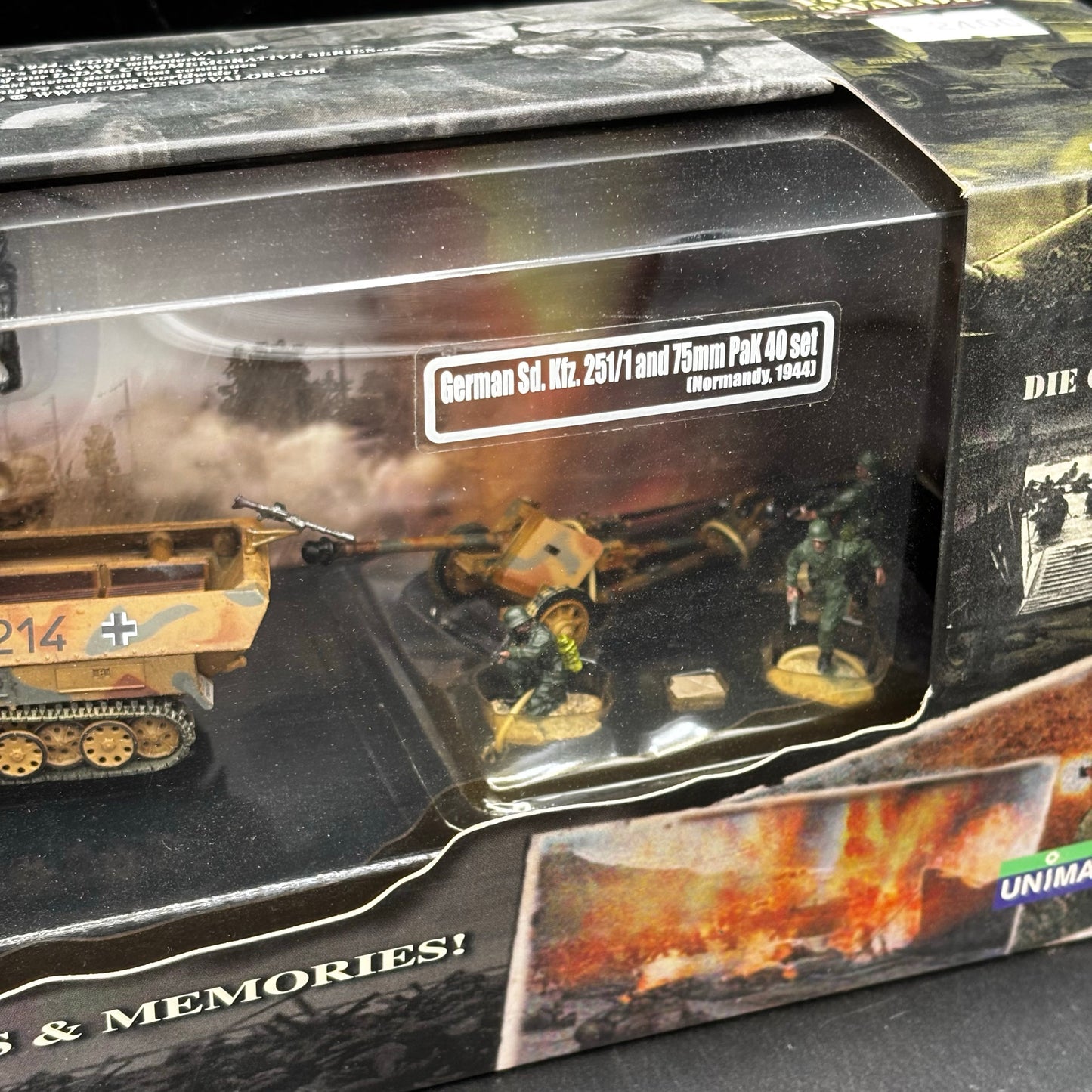 Sd.Kfz. 251/1 Hanomag and 7.5cm PaK 40 ; German Wehrmacht (Forces of Valor (Unimax), 1/72)