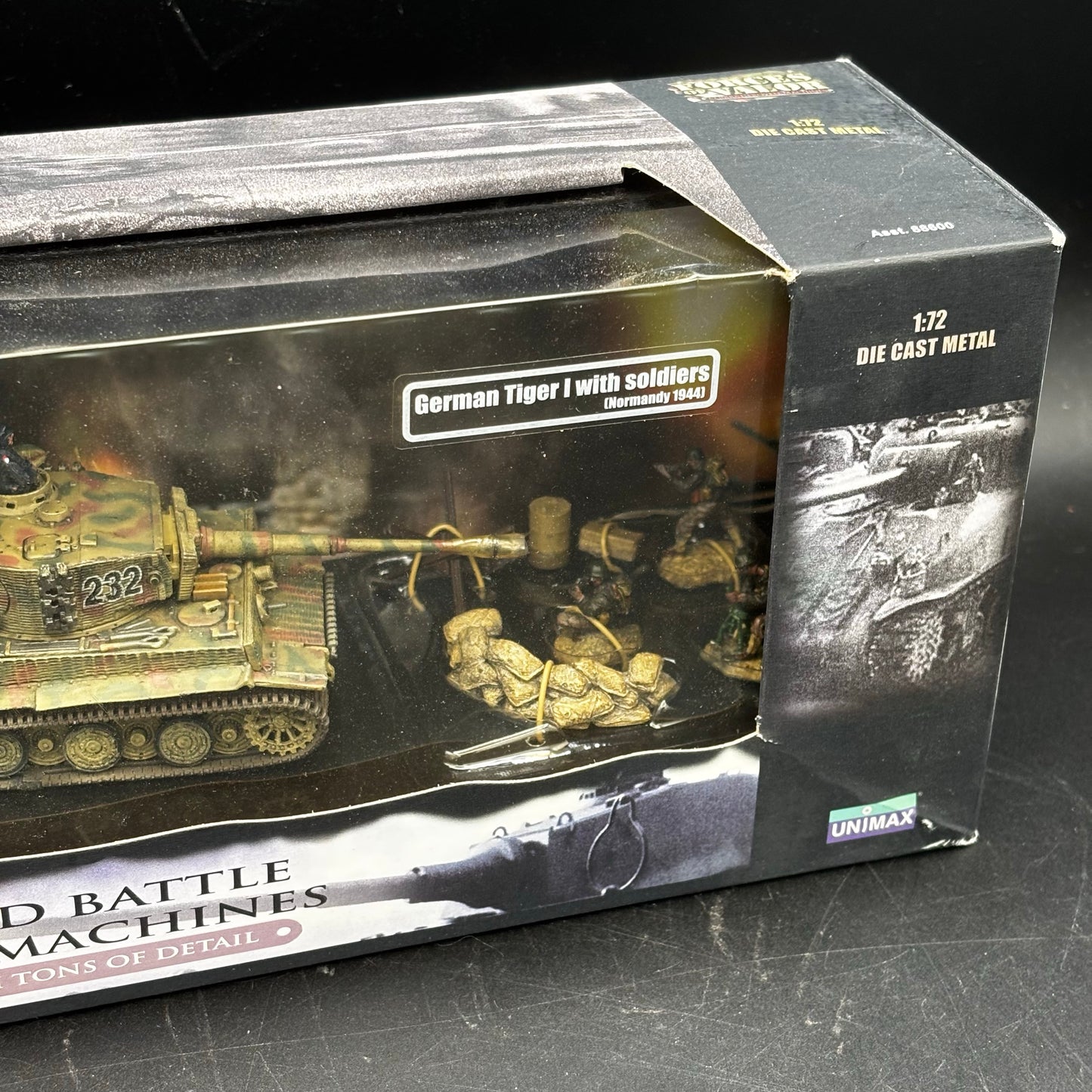 German Tiger I (Late Production) ; s.Pz.Abt. 101 (Schwere Panzerabteilung 101) (Forces of Valor (Unimax), 1/72)