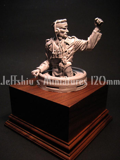 Jeff Shiu 1/16 WWII German Tank Commander resin figure kit, photo 3