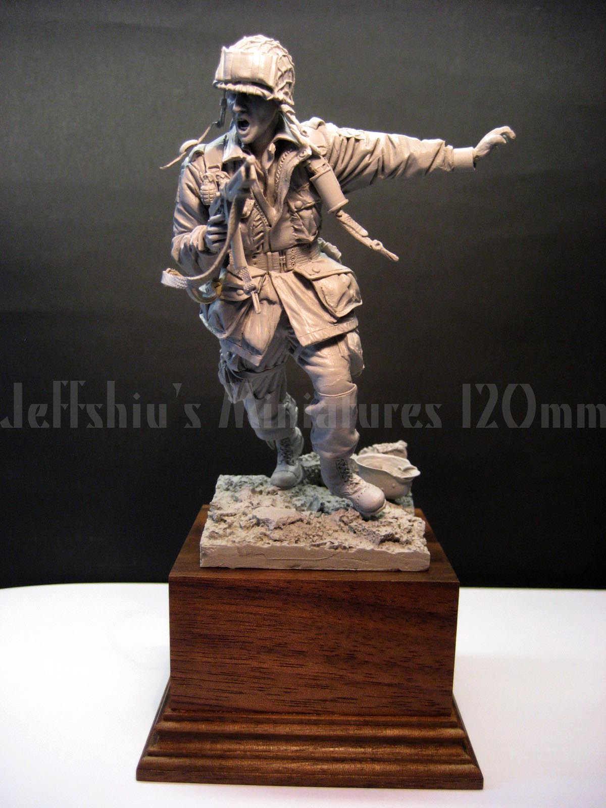 Jeff Shiu 1/16 WWII US Airborne with Thompson SMG resin figure kit, photo 3