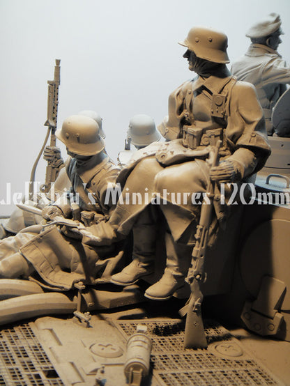 Jeff Shiu 1/16 Tiger I Early Type Tank Riders 3 & 4 resin figure kit, photo 4