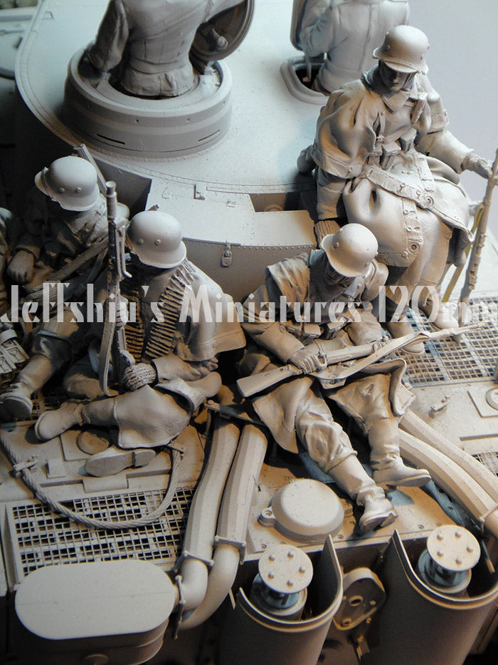 Jeff Shiu 1/16 Tiger I Early Type Tank Riders 3 & 4 resin figure kit, photo 5