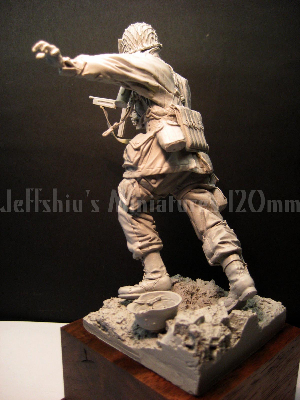 Jeff Shiu 1/16 WWII US Airborne with Thompson SMG resin figure kit, photo 5