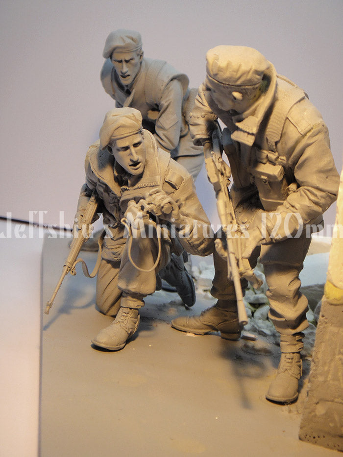 Jeff Shiu 1/16 2nd SAS Regiment resin figures, vertical view