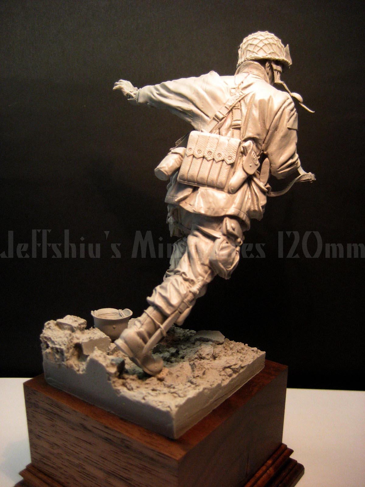Jeff Shiu 1/16 WWII US Airborne with Thompson SMG resin figure kit, photo 6
