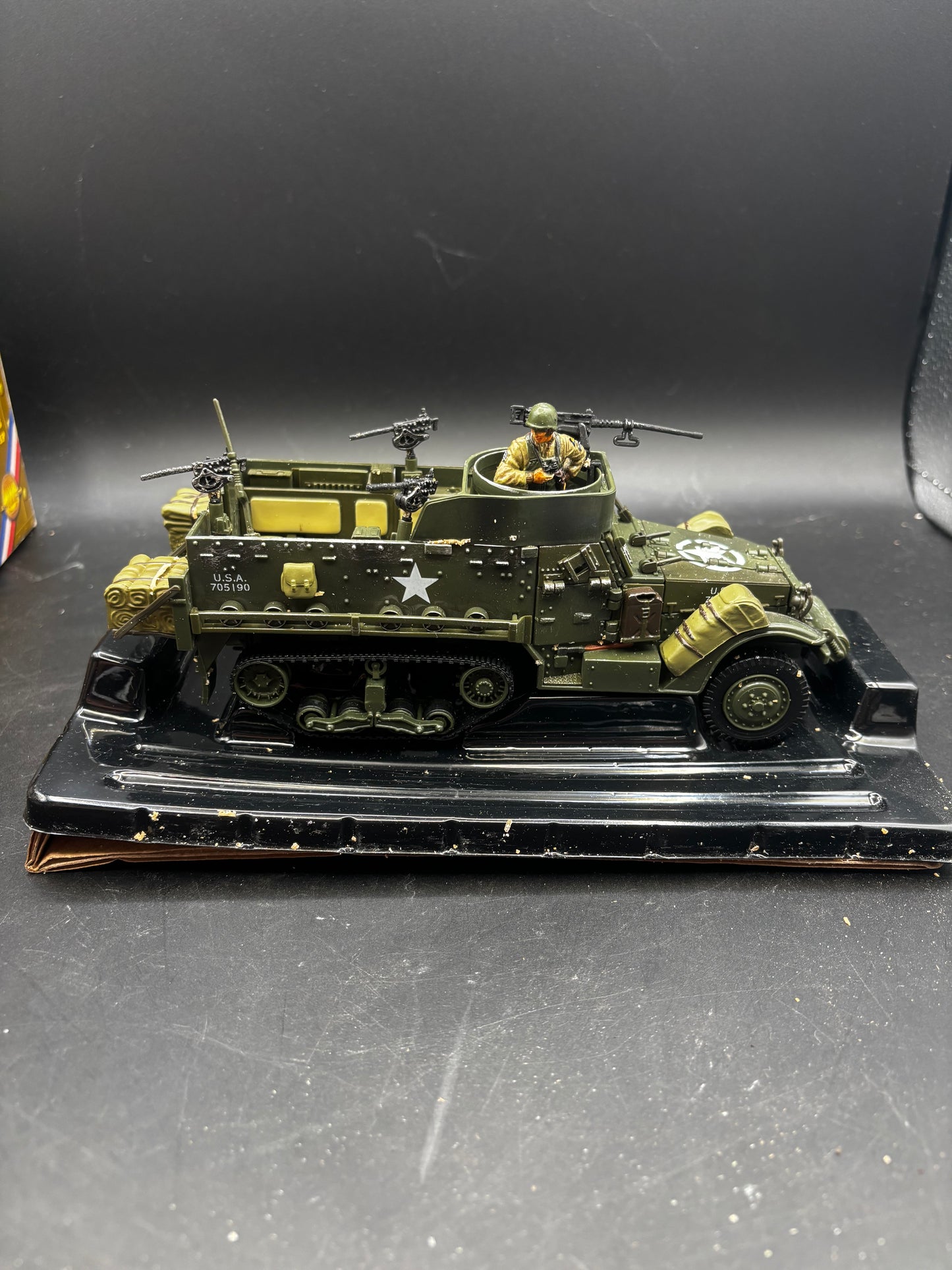 M2 Halftrack ;  U.S. Army  (21st Century Toys, 1/32)