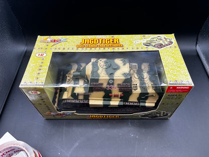 Jagdtiger (Panzerjäger Tiger Ausf. B) ;  3. Kompanie, Schwere Panzerjäger-Abteilung 653  (21st Century Toys, 1/32)