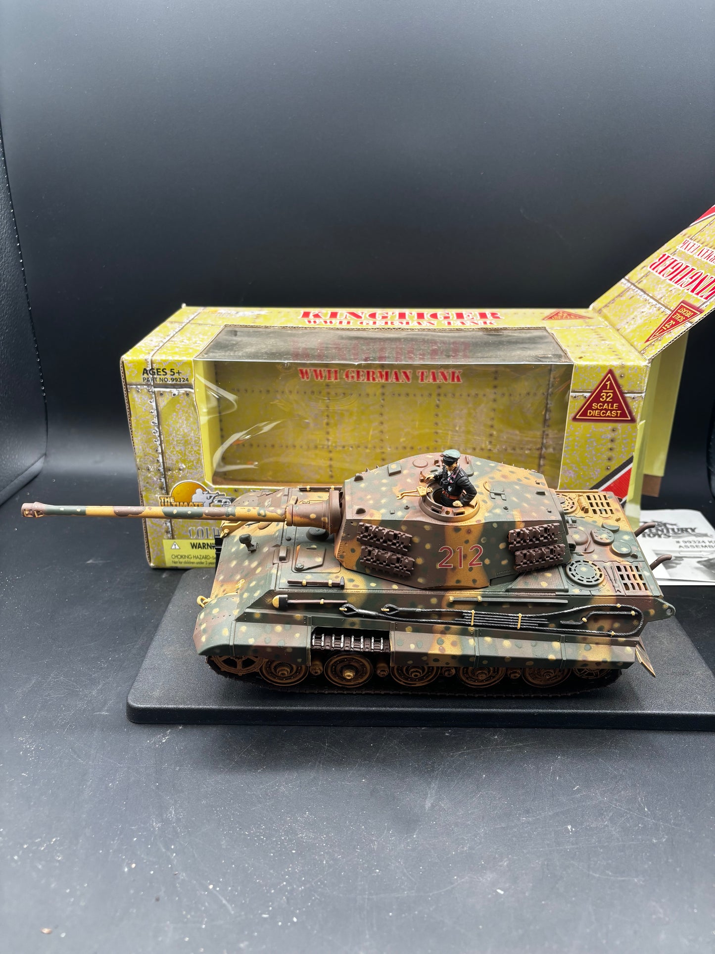 Tiger II (King Tiger) Henschel Turret ;  schwere Panzer-Abteilung 501 (s.Pz.Abt. 501)  (Ultimate Soldier 32X, 1/32)