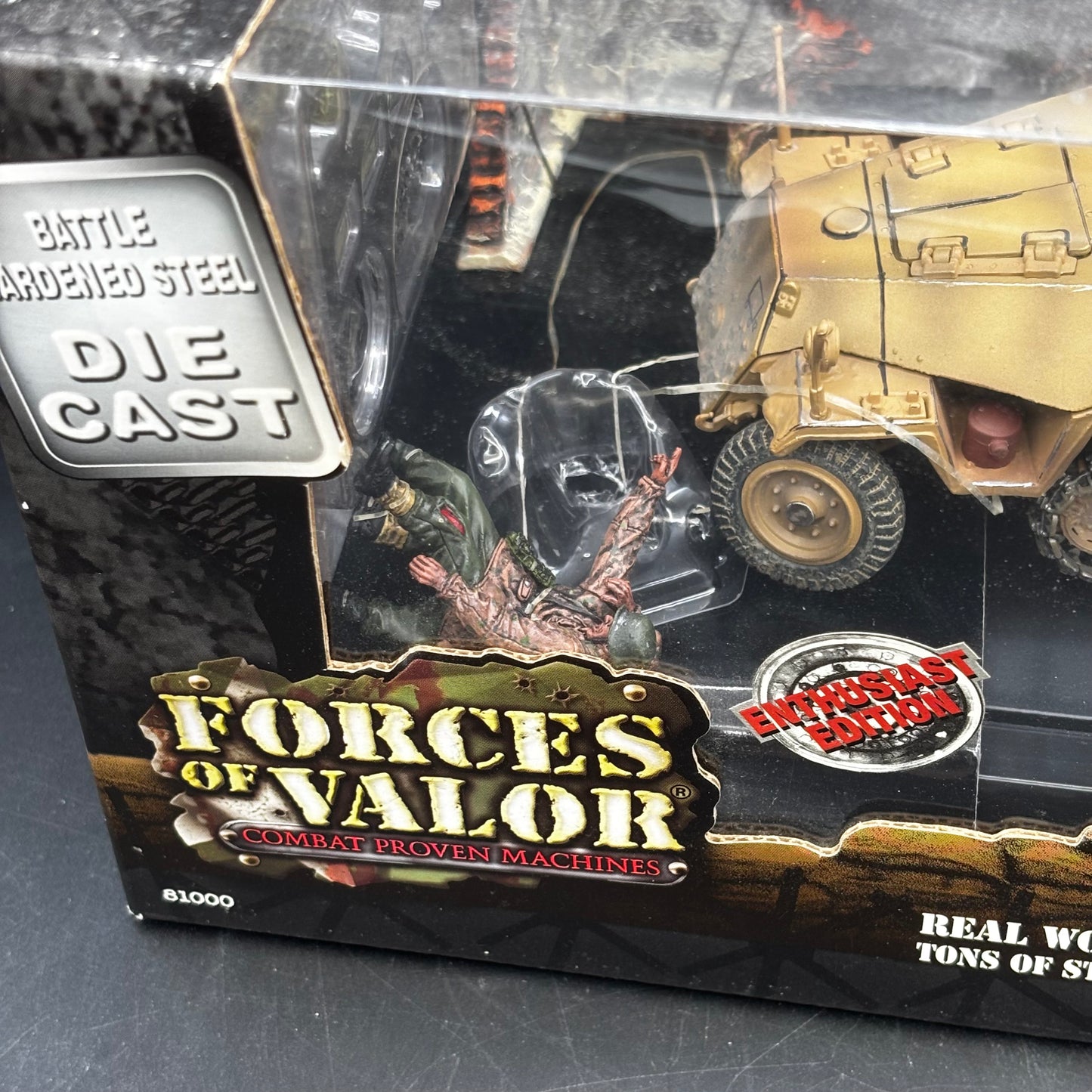 German Sd.Kfz. 251/1 Hanomag ; Eastern Front  (Forces of Valor (Unimax), 1/32)