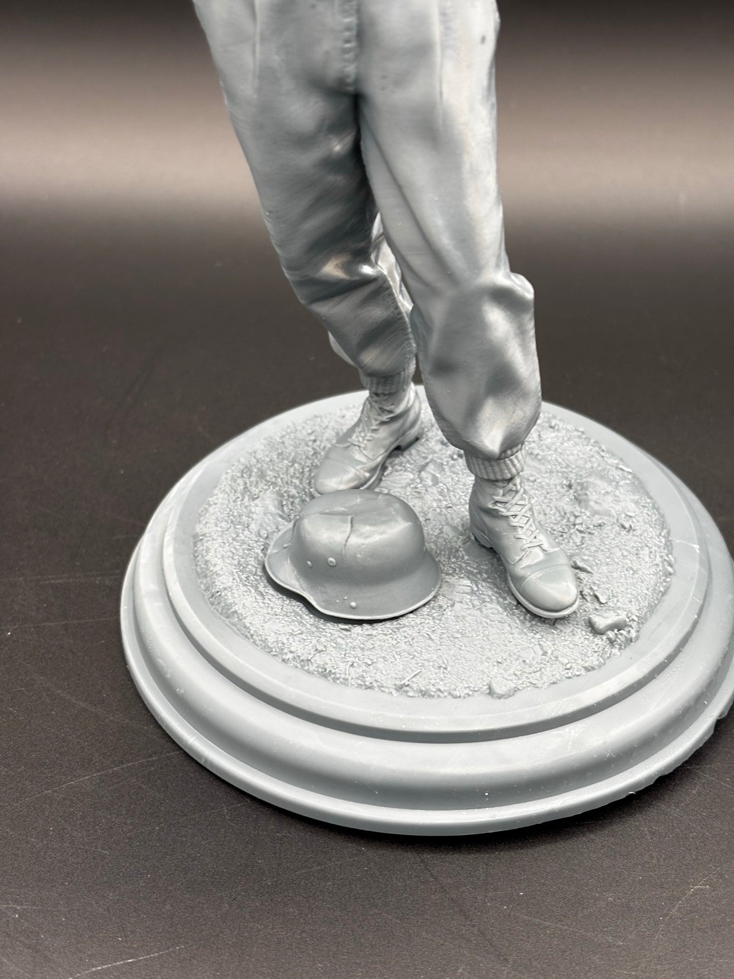 German Bashing Maniac (Figurine)