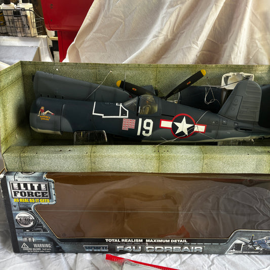 Motorworks F4U Corsair "White 19" 1/18