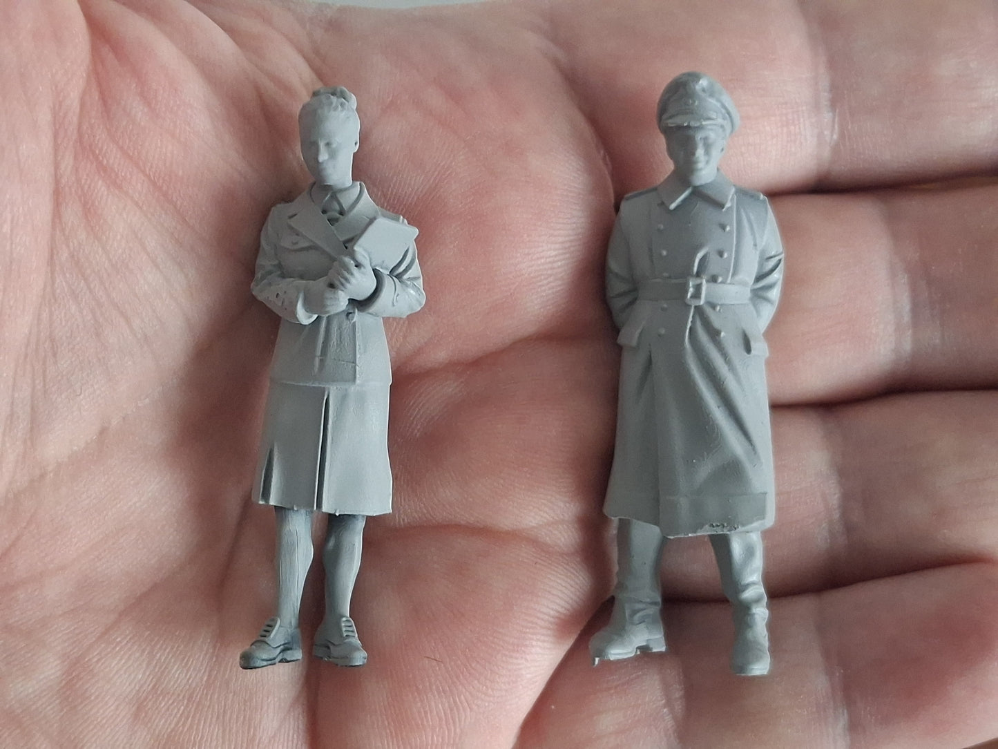 Command Hierarchy: SS General and Helferin