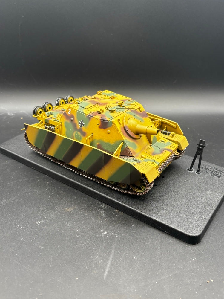 Sturmpanzer IV Brummbär (Sd.Kfz. 166) ;  Sturmpanzer-Abteilung 216  (21st Century Toys, 1/32)