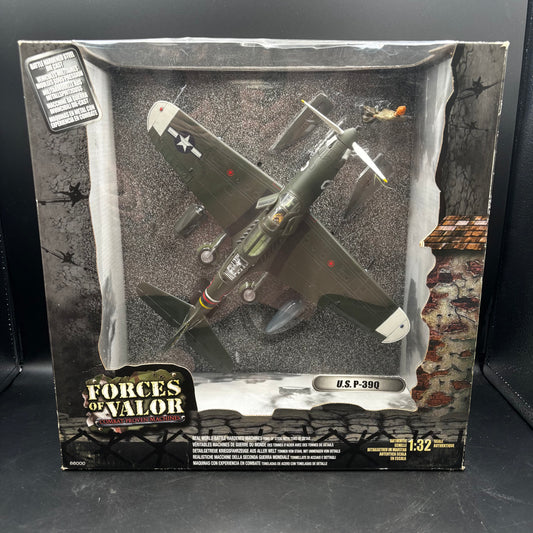 RARE!! Bell P-39Q Airacobra ;  71st Tactical Reconnaissance Group, 82nd Reconnaissance Squadron  (Forces of Valor (Unimax), 1/32)