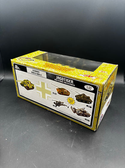 Jagdtiger (Panzerjäger Tiger Ausf. B) ;  3. Kompanie, Schwere Panzerjäger-Abteilung 653  (21st Century Toys, 1/32)