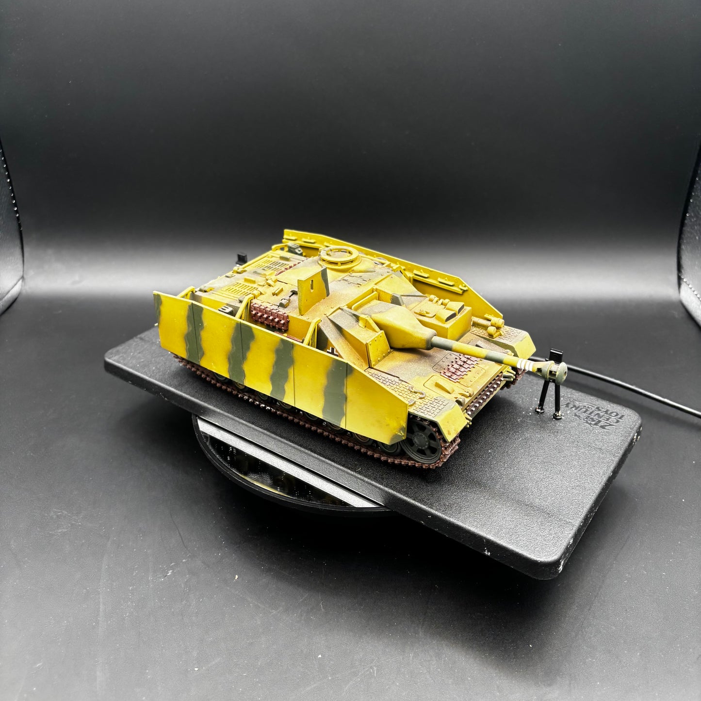 Sturmgeschütz IV (StuG IV) Sd.Kfz. 167 ;  Unknown Unit, German Wehrmacht  (21st Century Toys, 1/32)