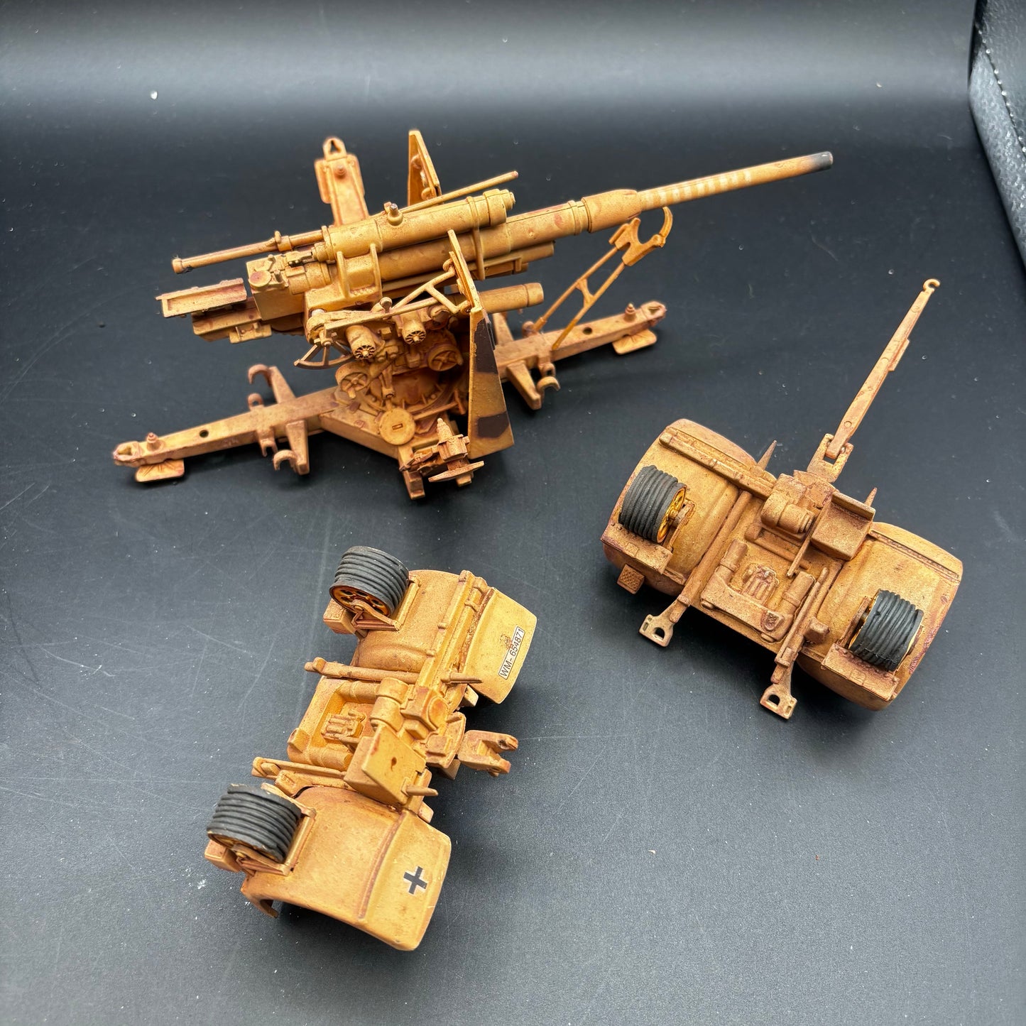 88mm Flak 36 ;  Deutsches Afrikakorps (DAK)  (21st Century Toys, 1/32)