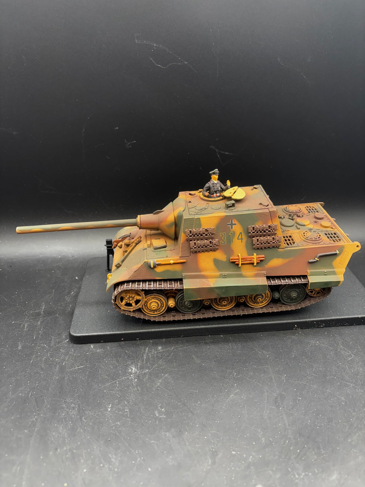Jagdtiger (Panzerjäger Tiger Ausf. B) ;  3. Kompanie, Schwere Panzerjäger-Abteilung 512  (21st Century Toys, 1/32)