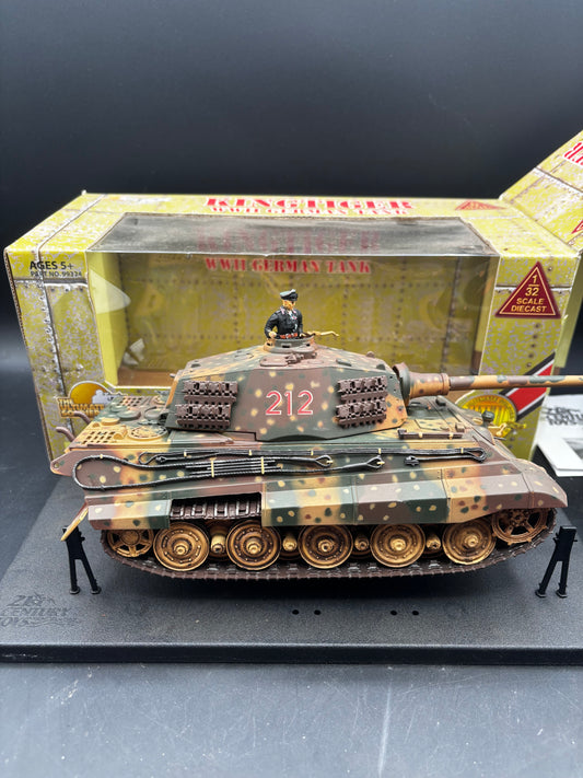 Tiger II (King Tiger) Henschel Turret ;  schwere Panzer-Abteilung 501 (s.Pz.Abt. 501)  (Ultimate Soldier 32X, 1/32)