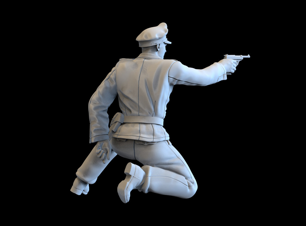 German Tank Crew Assault, Tankman Soldier in Combat Pose – 1/16 scale