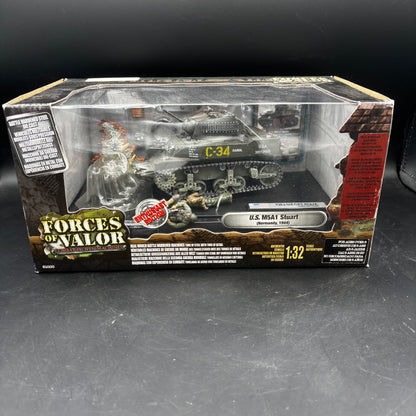 U.S. M5A1 Stuart ;  US Army  (Forces of Valor (Unimax), 1/32)