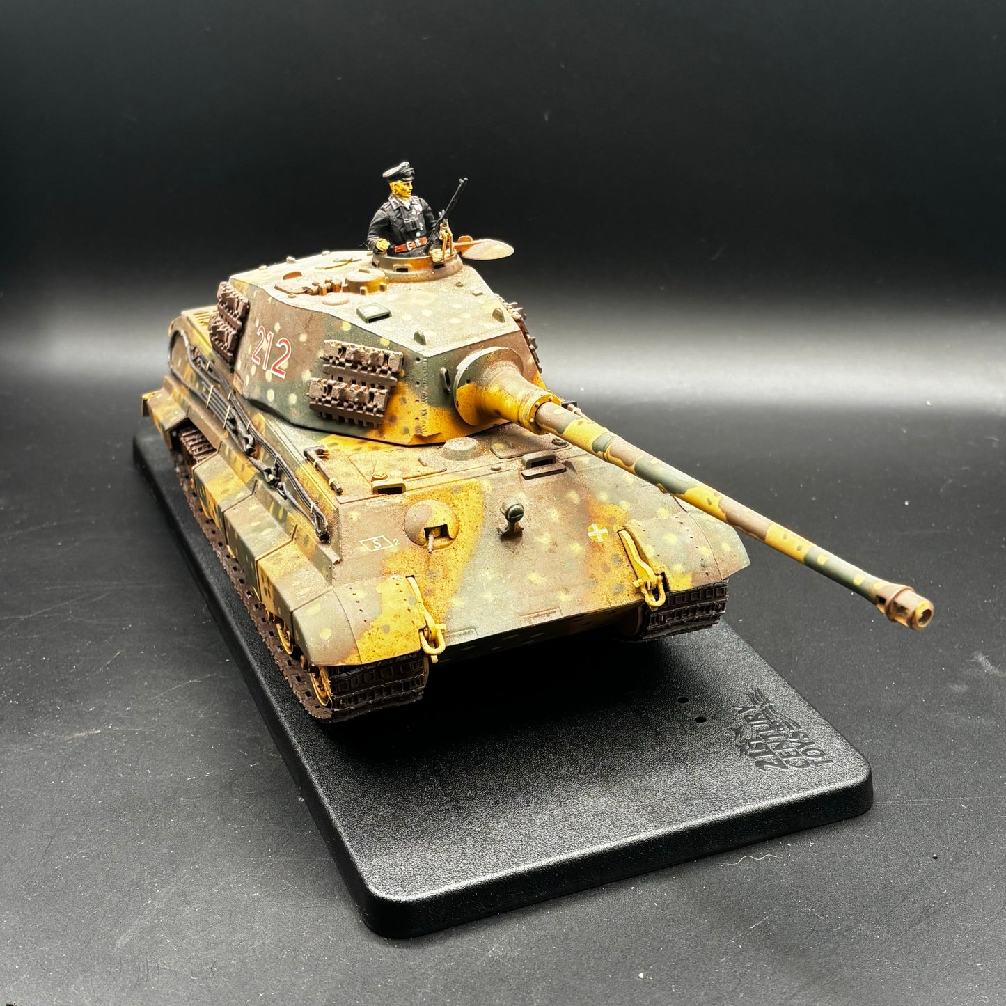 German WWII King Tiger (Tiger II) - Henschel Turret ;  s.Pz.Abt. 501 (Schwere Panzerabteilung 501)  (21st Century Toys, 1/32)