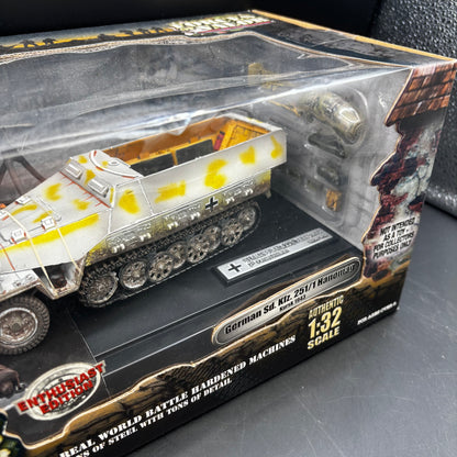 German Sd. Kfz. 251/1 Hanomag ;  Eastern Front Kursk (Forces of Valor (Unimax), 1/32)
