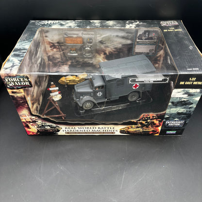 German 4x4 Ambulance (Opel Blitz Kfz. 305) ;  German Army  (Forces of Valor (Unimax), 1/32)