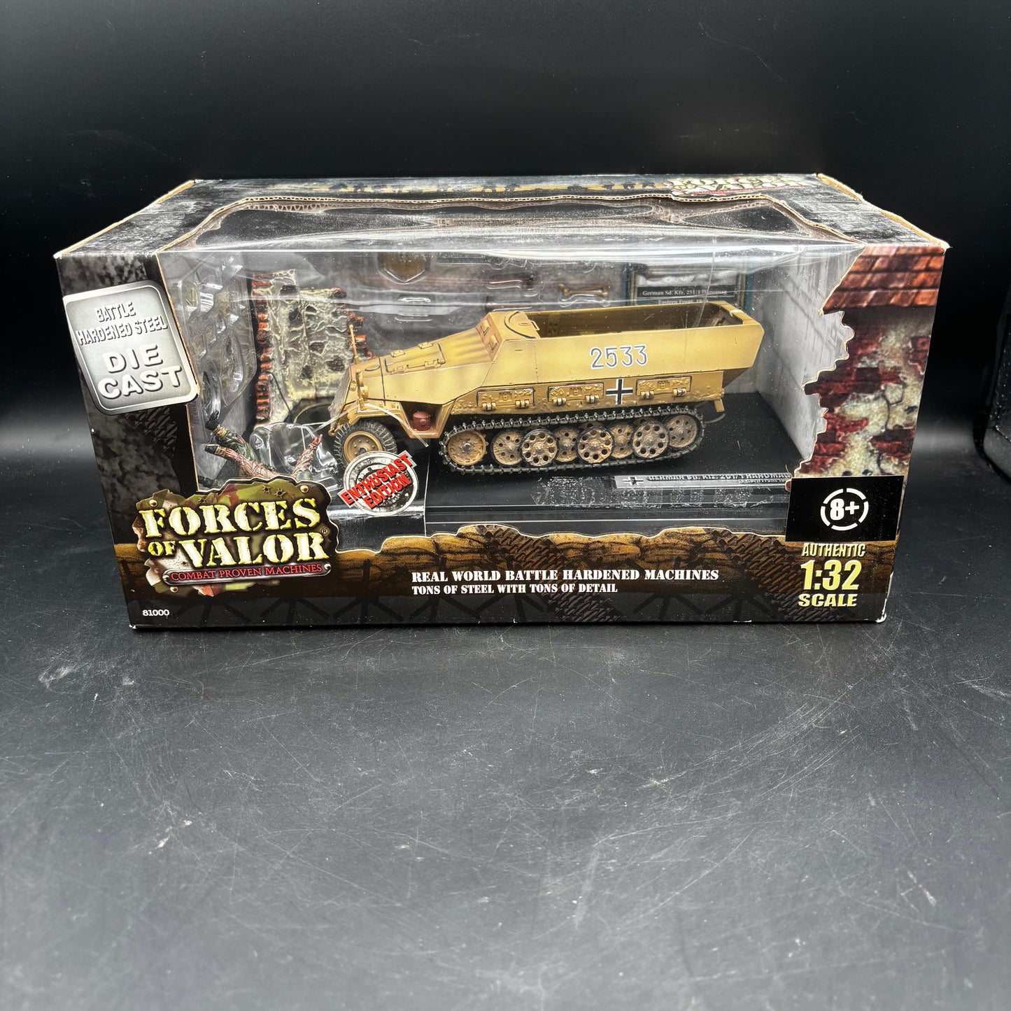 German Sd.Kfz. 251/1 Hanomag ; Eastern Front  (Forces of Valor (Unimax), 1/32)