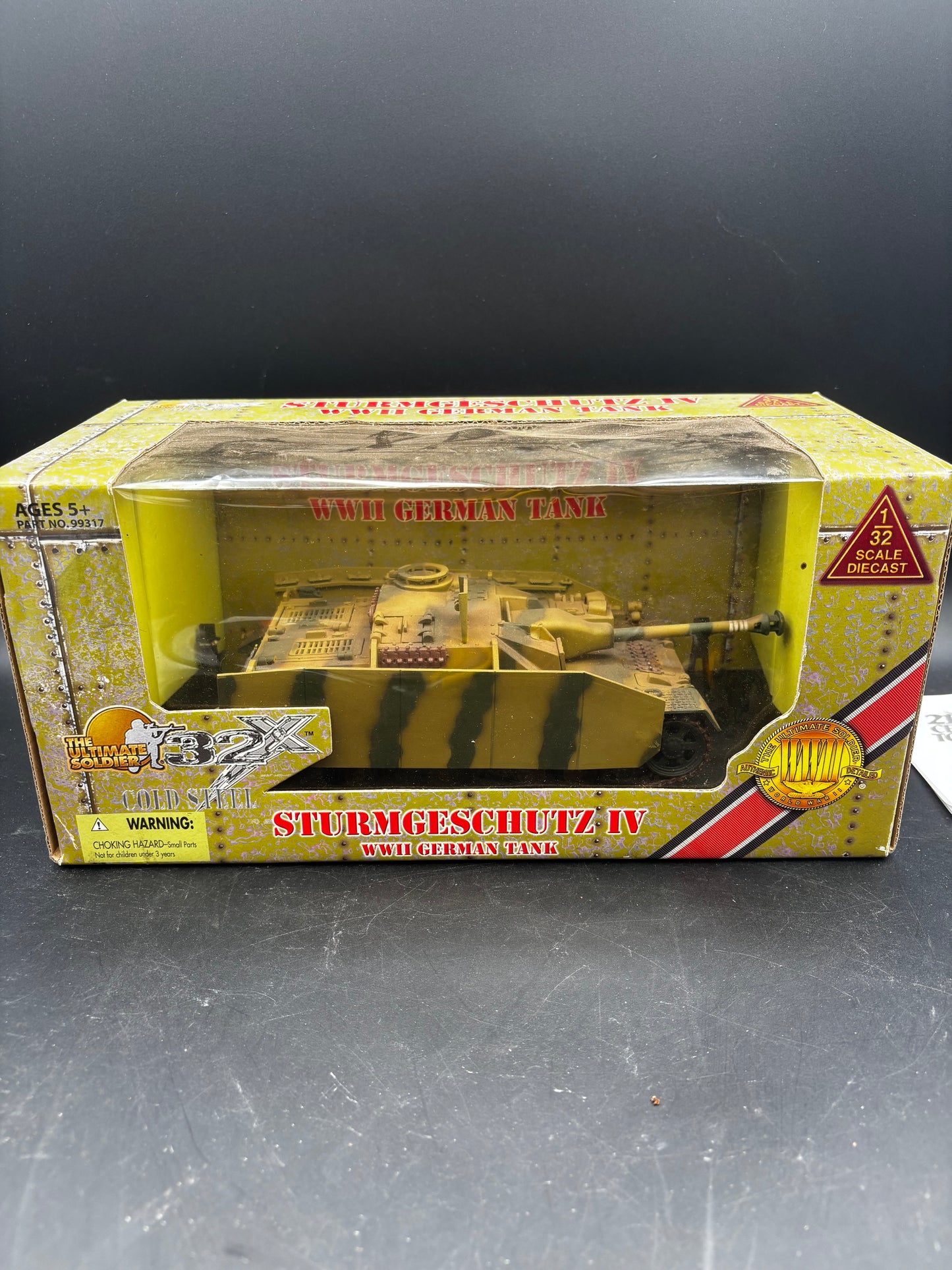 Sturmgeschütz IV (StuG IV) Sd.Kfz. 167 ;  Unknown Unit, German Wehrmacht  (21st Century Toys, 1/32)