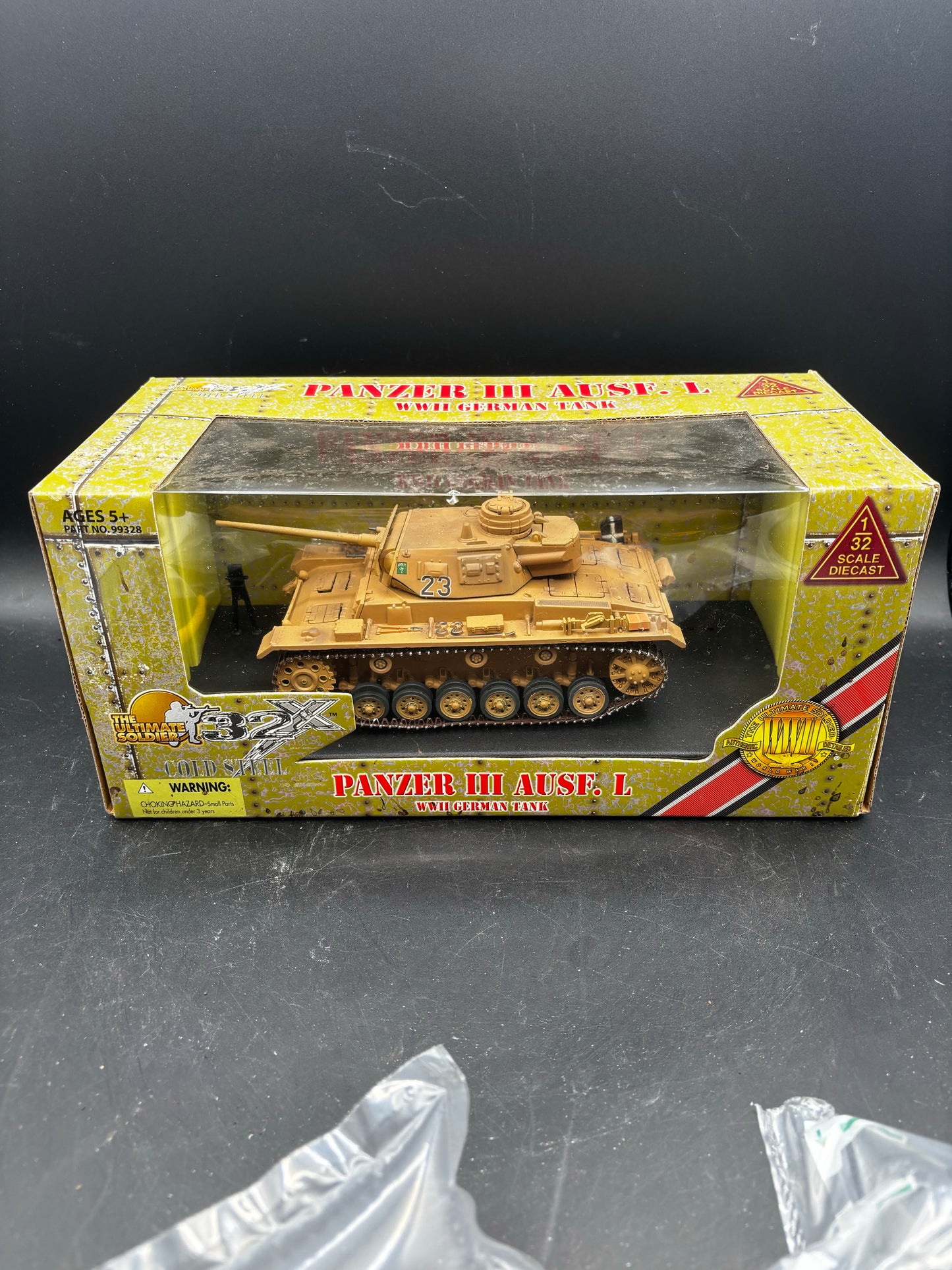 Panzer III Ausf. L ;  Schwere Panzer-Abteilung 501 (s.Pz.Abt. 501)  (21st Century Toys, 1/32)